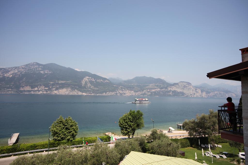 Hotel Rabay Brenzone sul Garda Exterior photo